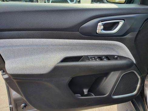 Used 2022 Jeep Compass Latitude w/ Convenience Group image 19