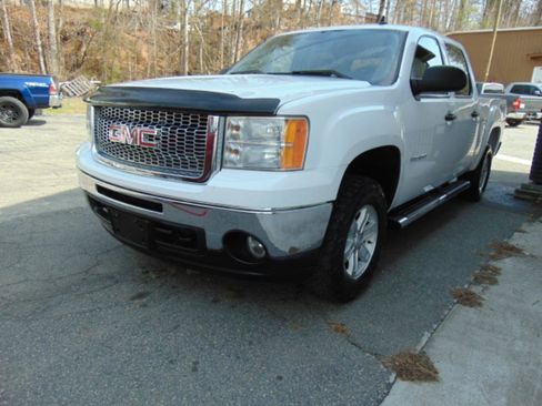 Used 2011 GMC Sierra 1500 SLE w/ Power Tech Package image 17