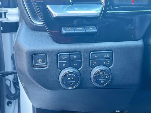 Used 2022 Chevrolet Silverado 1500 LTZ w/ LTZ Premium Package image 10