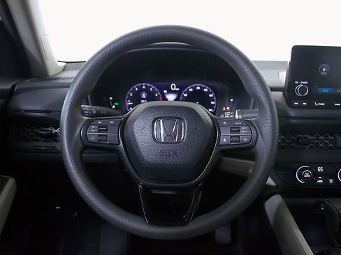 Used 2025 Honda Accord LX image 27