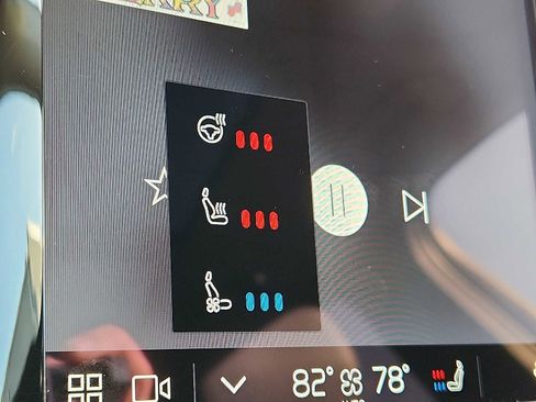 Certified 2024 Volvo XC60 T8 Ultimate w/ Protection Package Premier image 44