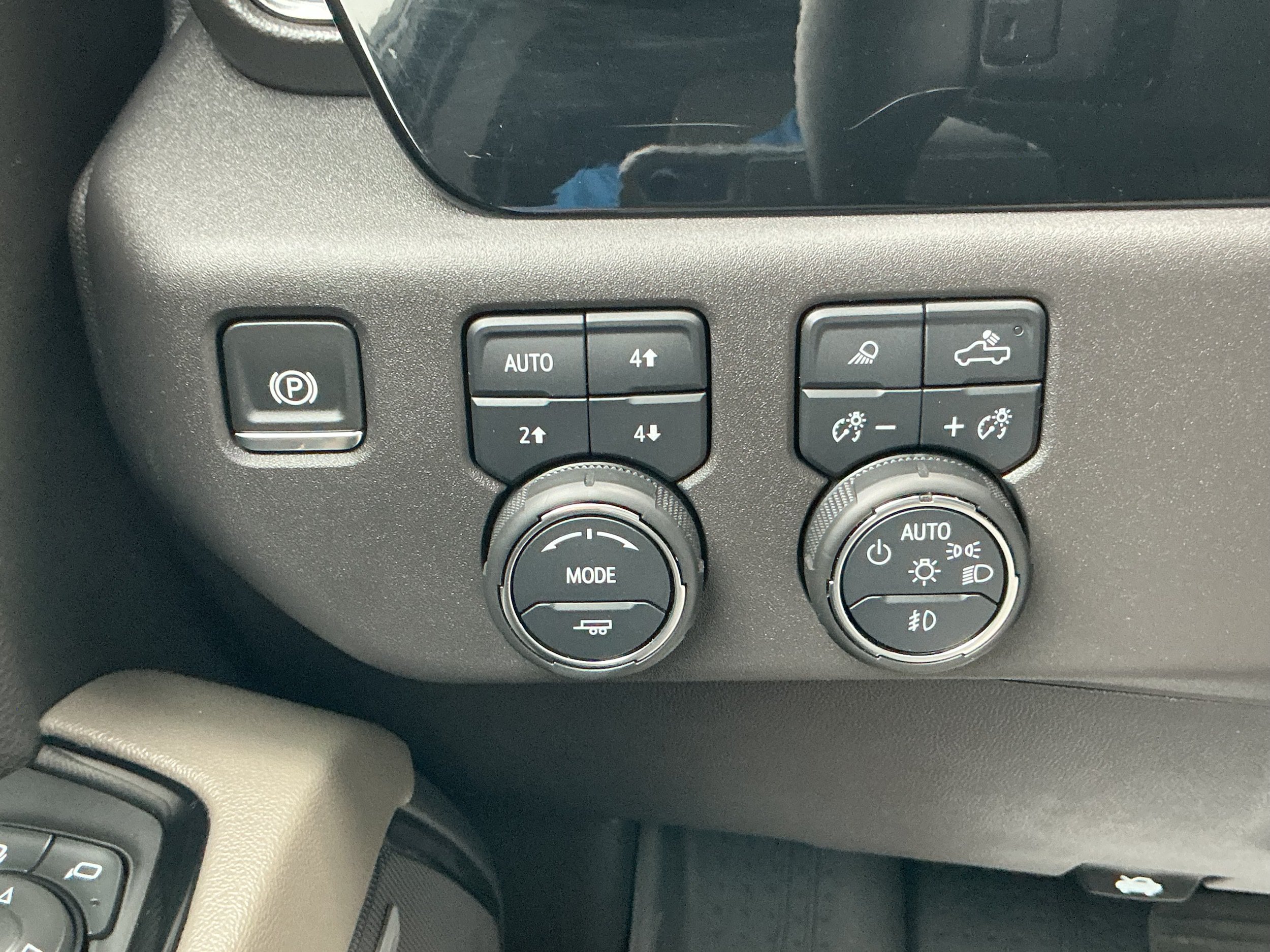 Certified 2024 Chevrolet Silverado 1500 ZR2 AWD/4WD image 16