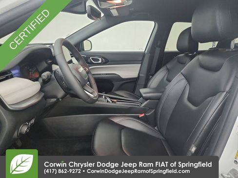 Certified 2026 Jeep Compass Limited AWD/4WD image 19