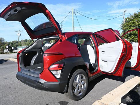 New 2026 Hyundai Kona SE image 15