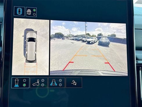 Used 2025 GMC Yukon XL Denali w/ Advanced Technology Package AWD/4WD image 16