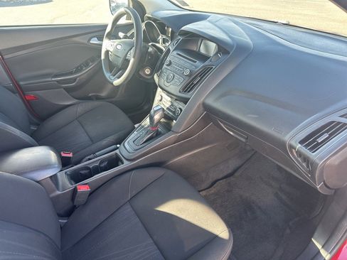 Used 2015 Ford Focus SE image 26