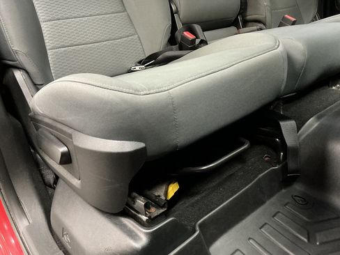 Used 2018 RAM 1500 Express AWD/4WD image 33
