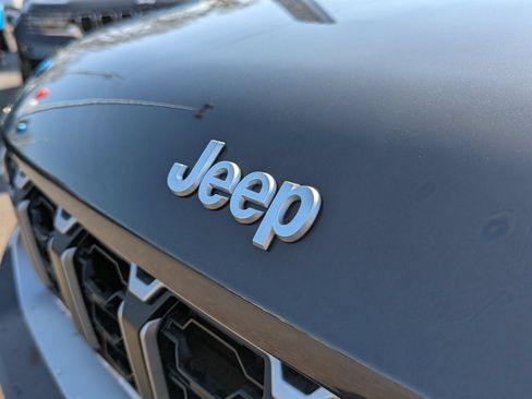 New 2026 Jeep Grand Cherokee Limited RWD image 22