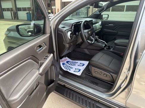 Used 2023 Chevrolet Colorado LT w/ LT Convenience Package II image 10