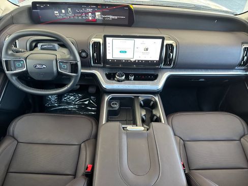 New 2026 Ford Expedition Platinum w/ Platinum Ultimate Package AWD/4WD image 14