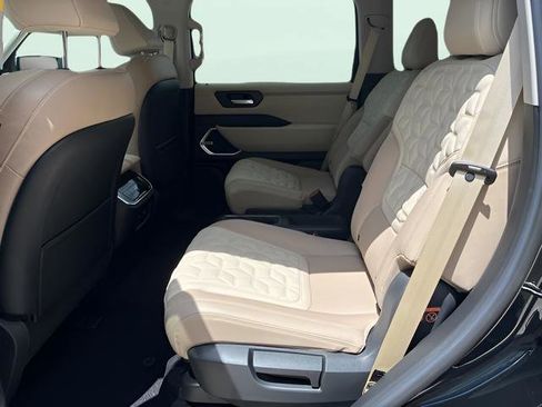 New 2025 Nissan Armada Platinum w/ Convenience Package RWD image 7