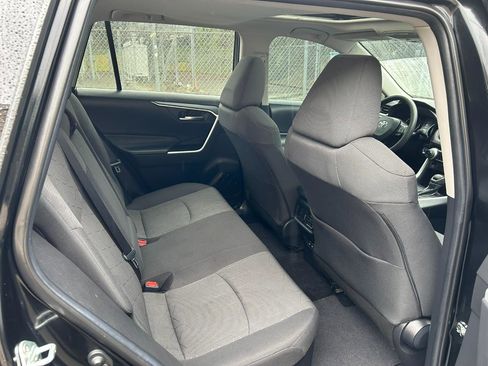 Used 2020 Toyota RAV4 XLE w/ Convenience Package image 15