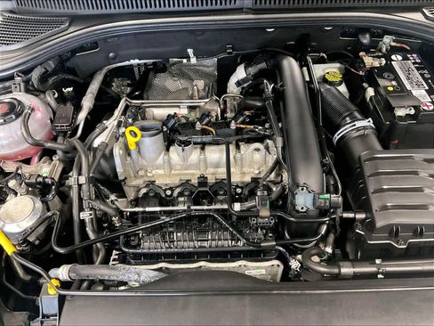 Used 2021 Volkswagen Jetta SE w/ SE Cold Weather Package image 34