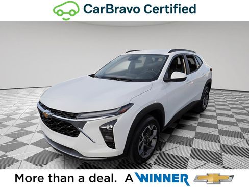 Certified 2024 Chevrolet Trax LT FWD image 1
