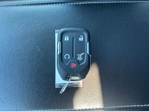 Used 2023 GMC Acadia SLT w/ Elevation Edition image 34