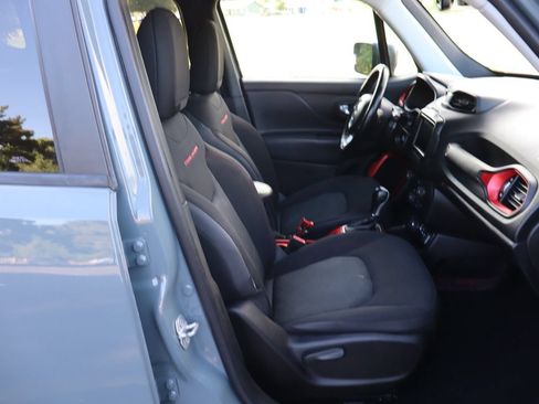 Used 2018 Jeep Renegade Trailhawk w/ Cold Weather Group II AWD/4WD image 22