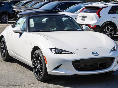 New 2026 MAZDA MX-5 Miata Grand Touring w/ Weather Package RWD image 3