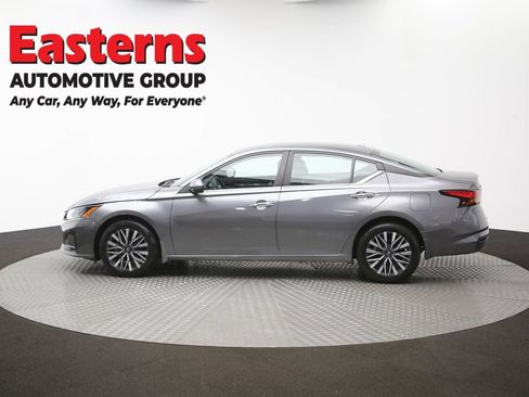 Used 2023 Nissan Altima 2.5 SV AWD/4WD image 60