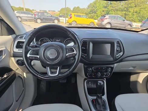 Used 2020 Jeep Compass Latitude FWD image 14