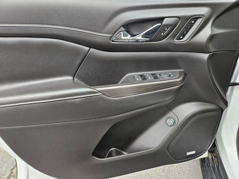 Used 2019 GMC Acadia SLT image 15