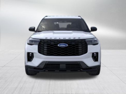 New 2026 Ford Explorer ST-Line image 2