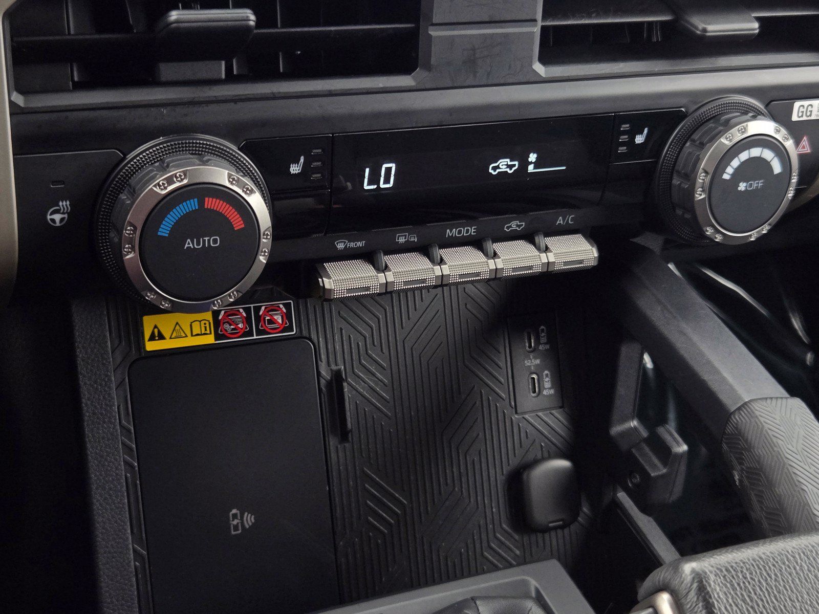 Certified 2025 Toyota Tacoma SR5 AWD/4WD image 18
