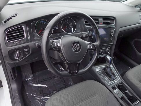 Used 2019 Volkswagen e-Golf SE w/ Driver Assistance Package image 10