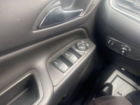 Used 2024 Chevrolet Equinox LT w/ LPO, Floor Liner Package image 33