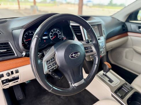 Used 2013 Subaru Outback 2.5i Limited w/ Popular Pkg 3 AWD/4WD image 16