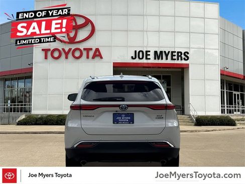 Used 2021 Toyota Venza XLE image 6