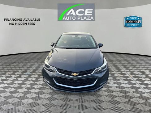 Used 2018 Chevrolet Cruze LT FWD image 3