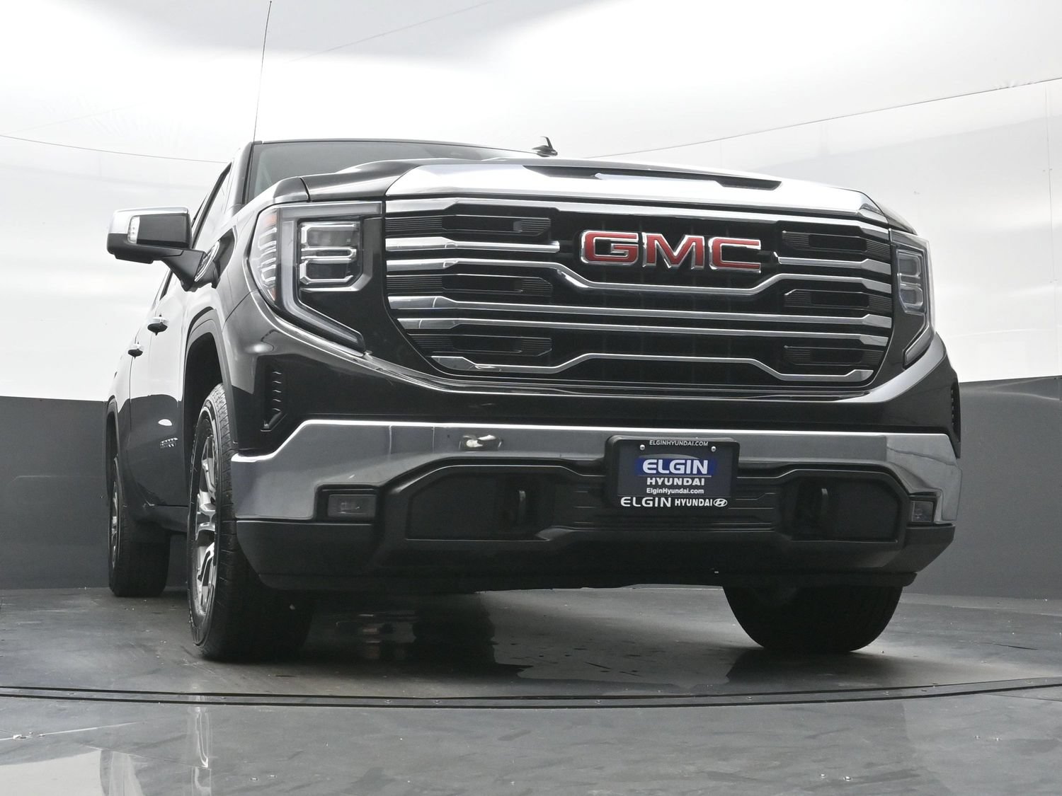 Used 2025 GMC Sierra 1500 SLT AWD/4WD image 32