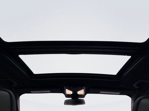 Used 2022 BMW X5 xDrive45e w/ Executive Package image 19