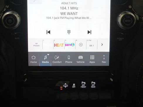 Used 2025 RAM 1500 Limited image 20