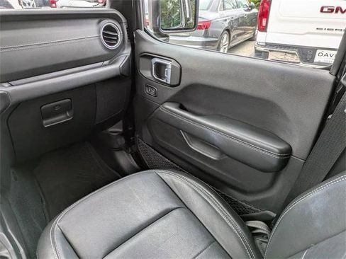 Certified 2022 Jeep Wrangler Unlimited Sahara image 18