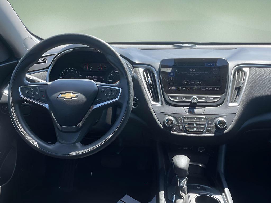 Used 2025 Chevrolet Malibu LT FWD image 20