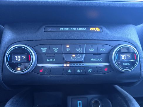 Used 2020 Ford Escape Titanium image 24