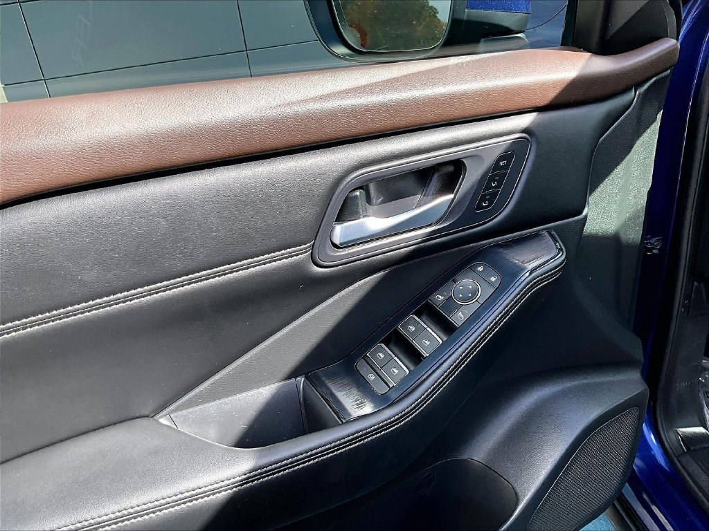 Used 2023 Nissan Rogue SL w/ SL Premium Package AWD/4WD image 10