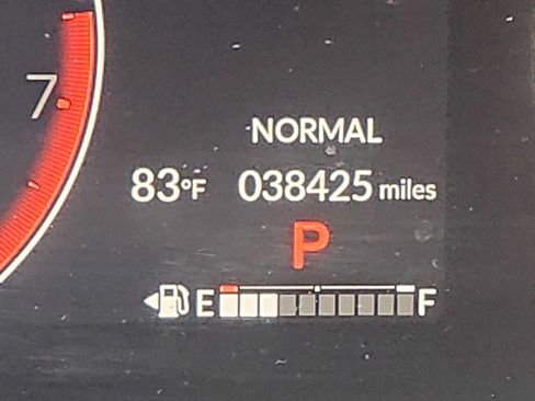 Used 2024 Honda Pilot Touring image 18