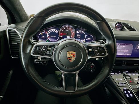 Used 2023 Porsche Cayenne GTS image 11