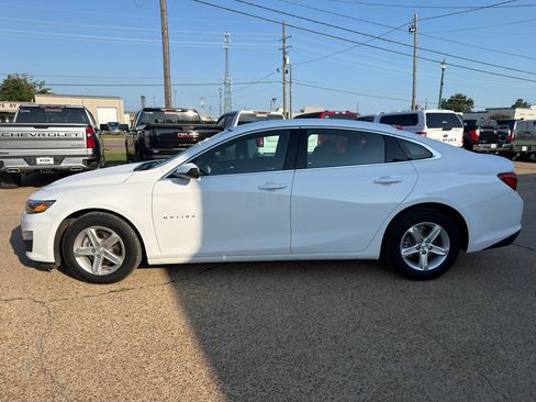 Used 2024 Chevrolet Malibu LS w/ Driver Confidence Package FWD image 2