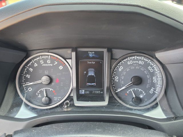 Used 2022 Toyota Tacoma TRD Sport w/ TRD Premium Sport Package AWD/4WD image 15
