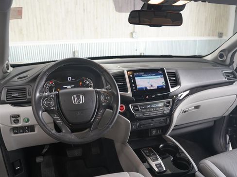Used 2016 Honda Pilot Touring image 11