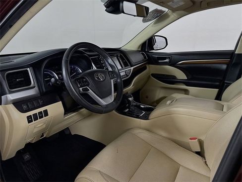 Used 2019 Toyota Highlander Limited image 7
