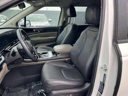 Used 2026 Kia Carnival FWD image 38