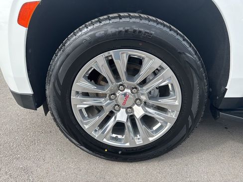 Used 2024 GMC Yukon XL Denali image 37