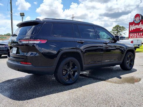 Used 2021 Jeep Grand Cherokee L Laredo image 8