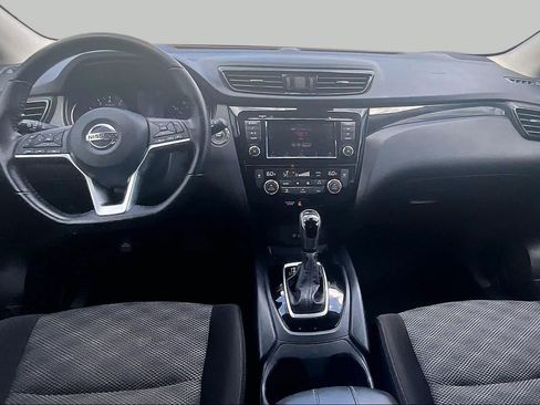 Used 2022 Nissan Rogue Sport SV FWD image 15