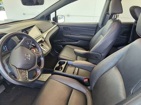 Used 2024 Honda Odyssey Sport image 17