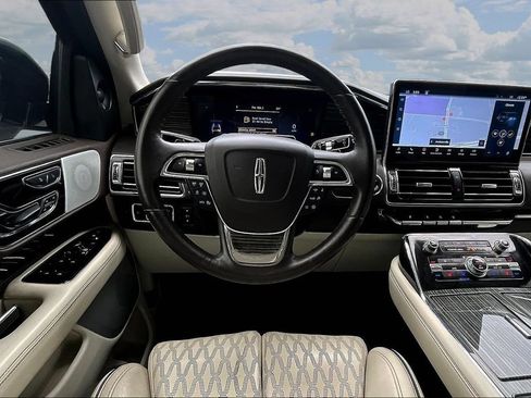 Used 2022 Lincoln Navigator Black Label AWD/4WD image 8